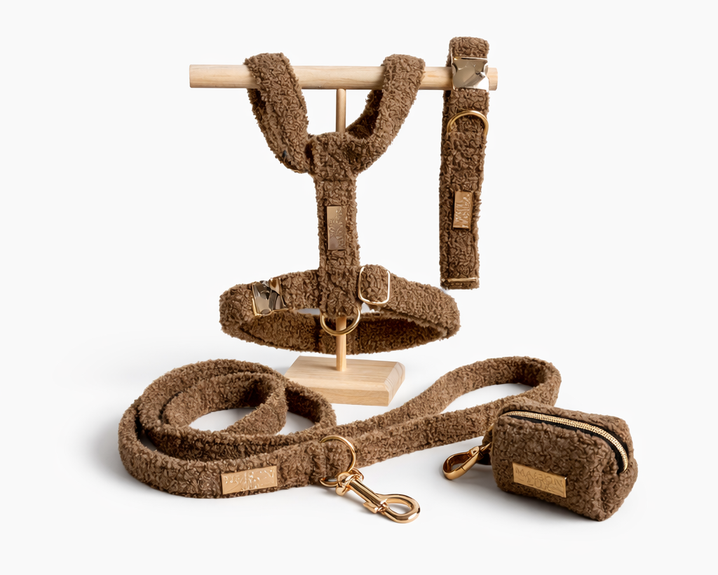 Bouclé Set met Harnas - Bruin